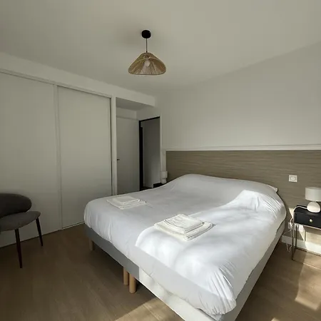 아파트 Avec Terrasse - Proche Et Centre *